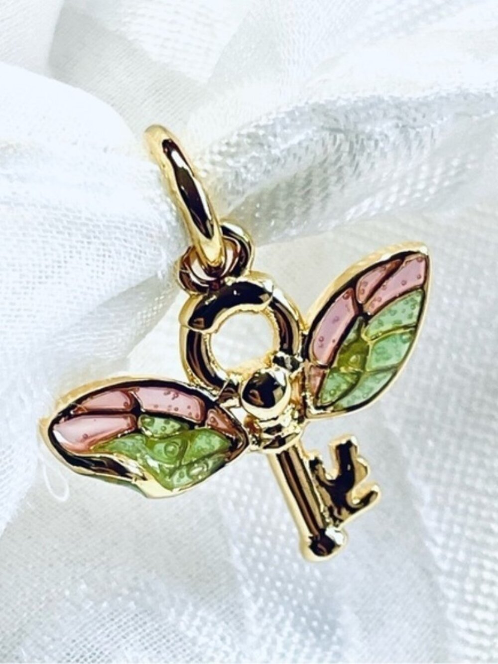 ⚡✨ NWOT Winged Key Charm – Harry Potter Inspired 🗝️🪽